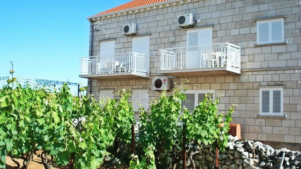 Apartmani Krila Lumbarda (1)