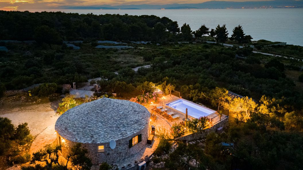 House Villa Getaway Mirca (1)