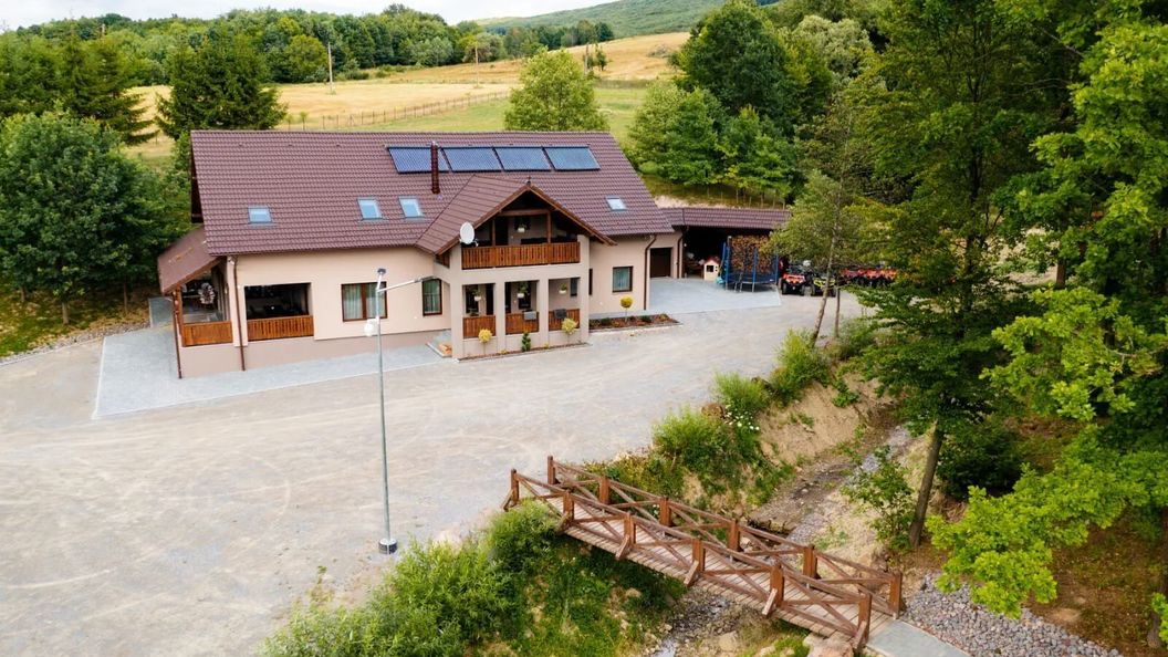 Transylvanian Relax House Lupeni (1)