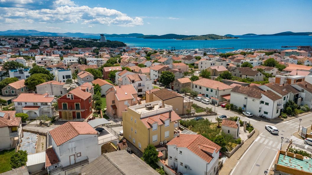 Apartmanok Parkolóhellyel Vodice - 13973 (1)