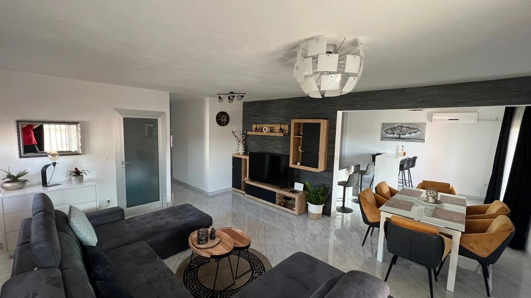 Apartmanok Családok Részére Medencével Klenovica, Novi Vinodolski - 18260 Klenovica (1)