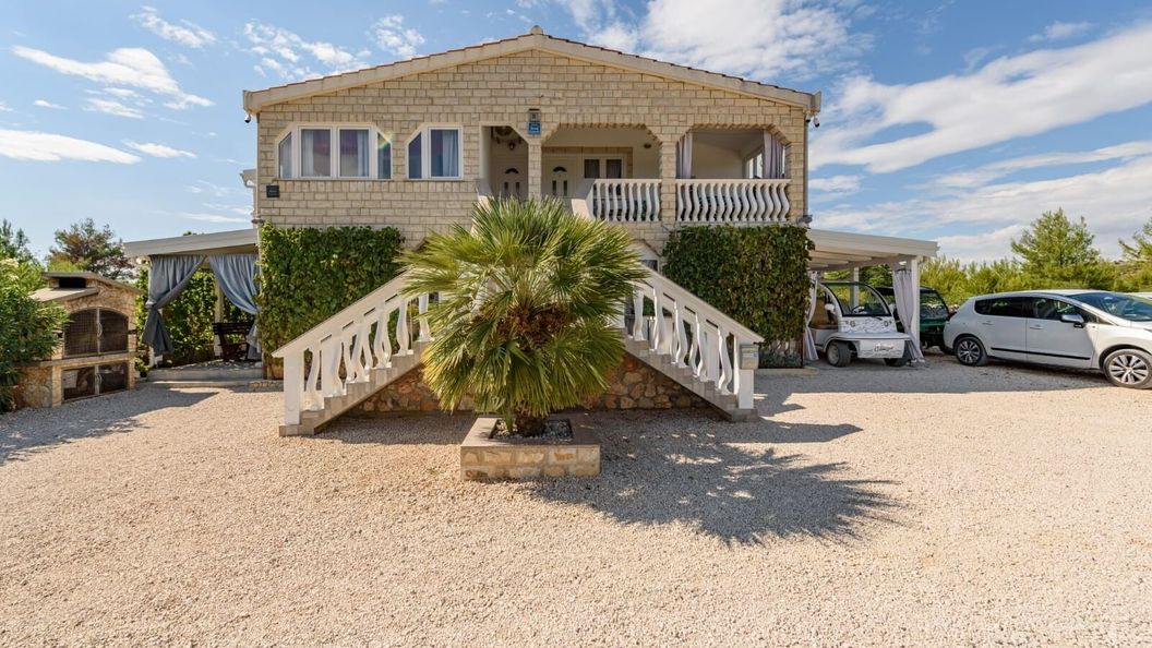 Apartmanok Parkolóhellyel Vir - Pedinka - Vir - Pedinka, Vir - 18577 Vir - Pedinka (1)