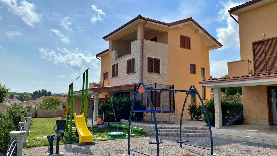 Apartmanok Gyermekes Családok Részére Silo, Krk - 18685 Šilo (1)