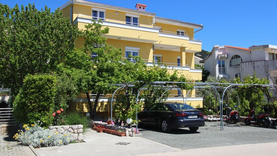 Apartmanok Parkolóhellyel Baska, Krk - 18716 Baška (1)
