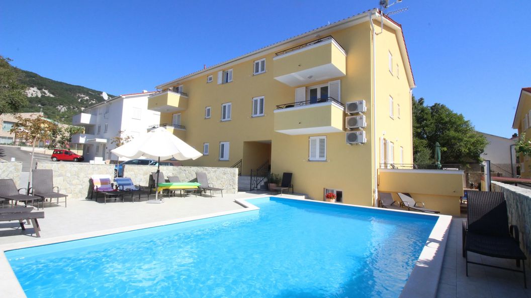 Apartmanok Medencével Baska, Krk - 18780 Baška (1)