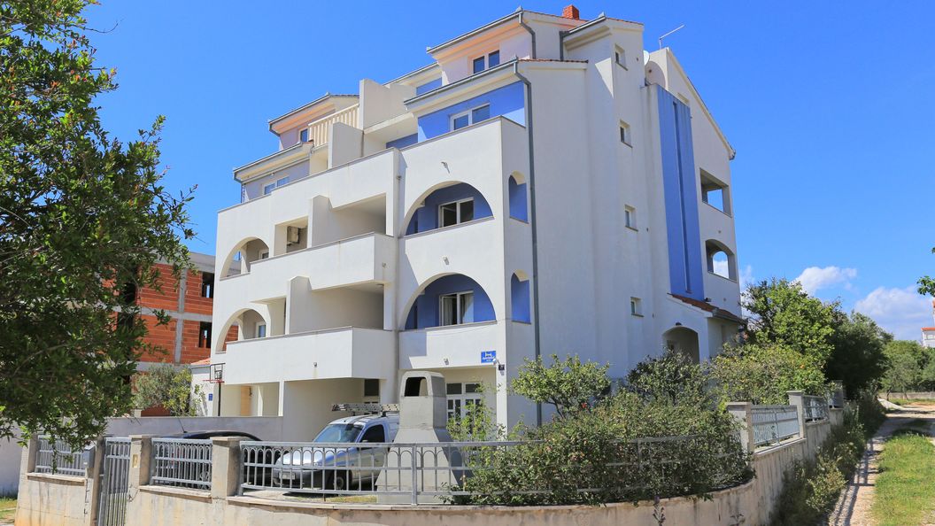 Apartmanok Parkolóhellyel Businci, Ciovo - 18800 Bušinci (1)