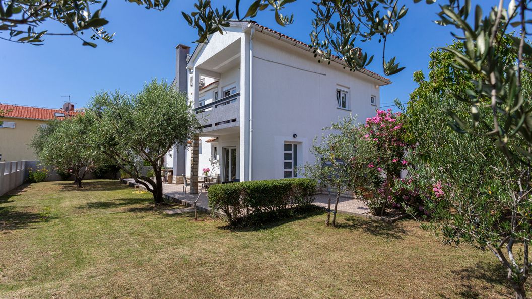 Apartmanok Parkolóhellyel Baska, Krk - 18818 Baška (1)