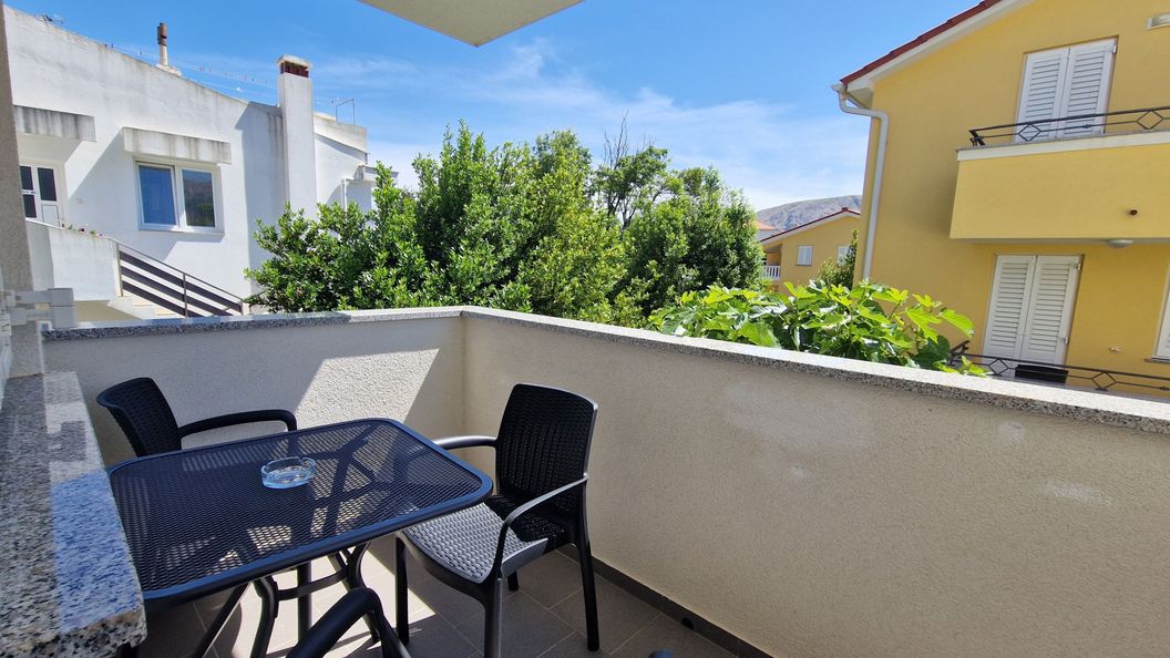Apartmanok Parkolóhellyel Baska, Krk - 18873 Baška (1)