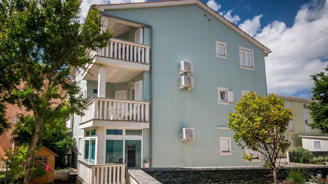 Apartmanok Parkolóhellyel Baska, Krk - 18880 Baška (1)