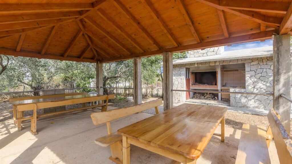 Apartmanok Parkolóhellyel Rogoznica - 19064 (1)