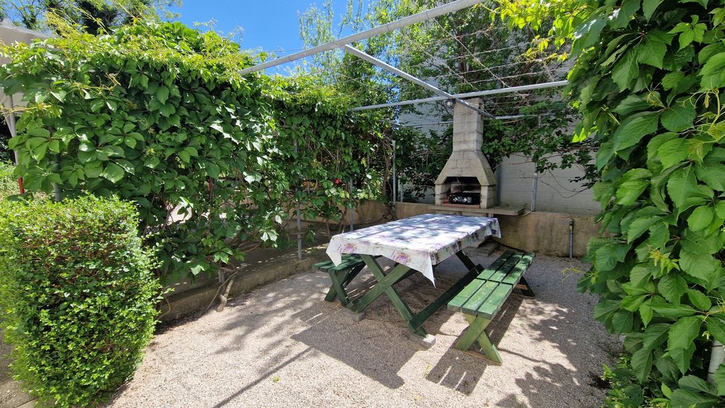 Apartmanok Parkolóhellyel Baska, Krk - 19201 Baška (1)