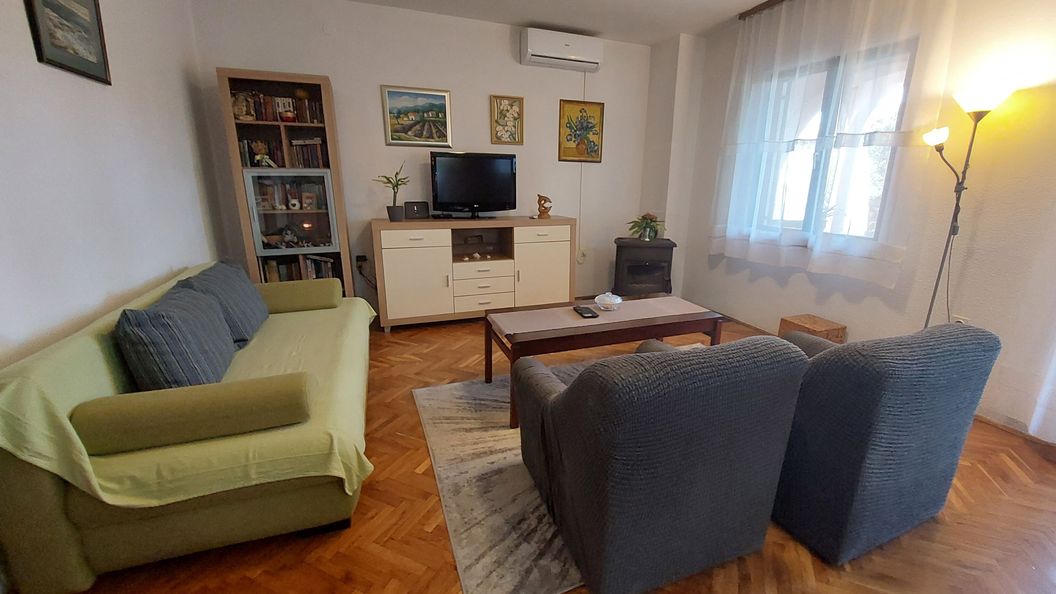Apartmanok Parkolóhellyel Malinska, Krk - 19269 Malinska (1)
