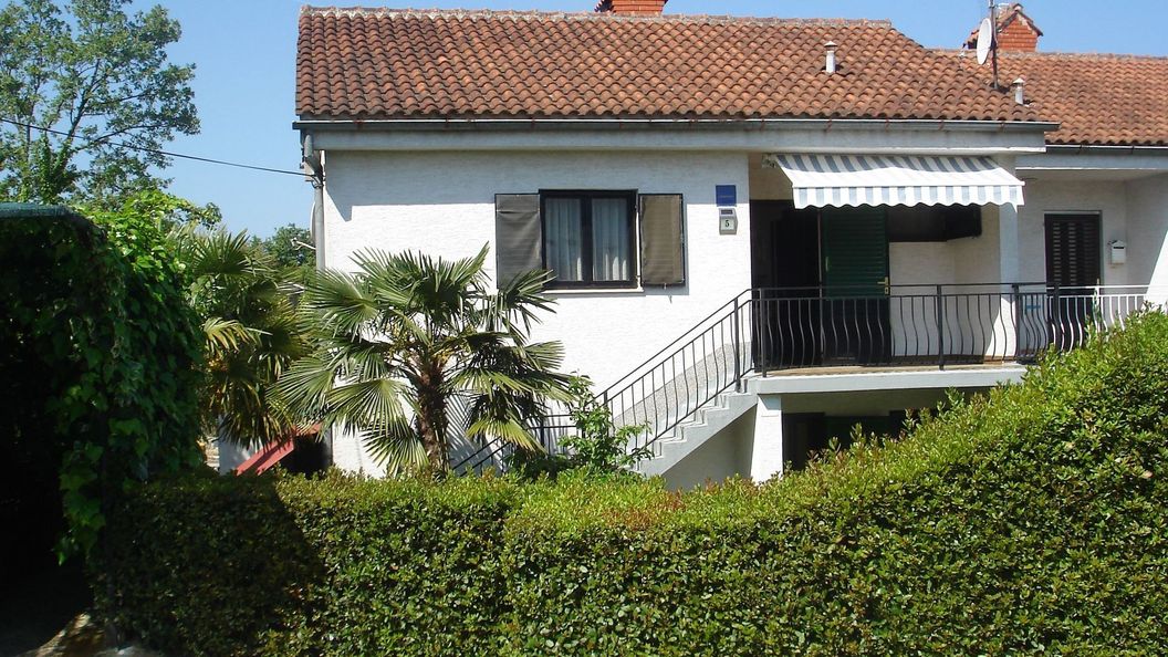 Apartmanok Parkolóhellyel Malinska, Krk - 19288 Malinska (1)