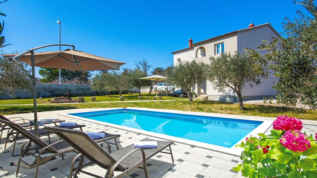 Ház Családok Részére Medencével Nin, Zadar - 19431 Nin (1)