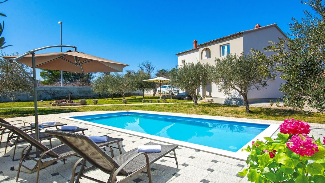 Ház Családok Részére Medencével Nin, Zadar - 19431 Nin (1)