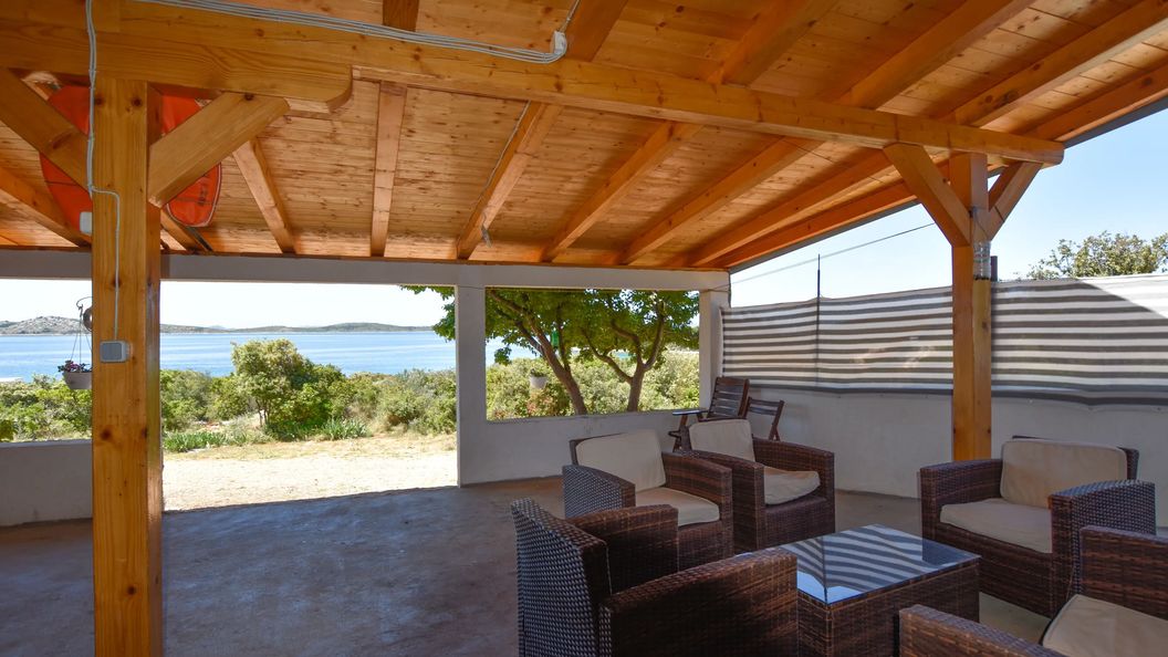 House Romano Nevidane (1)