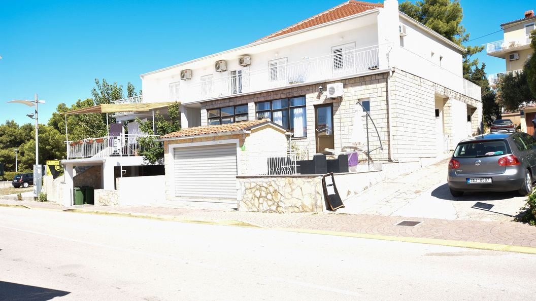 Rooms Božena Primosten (1)