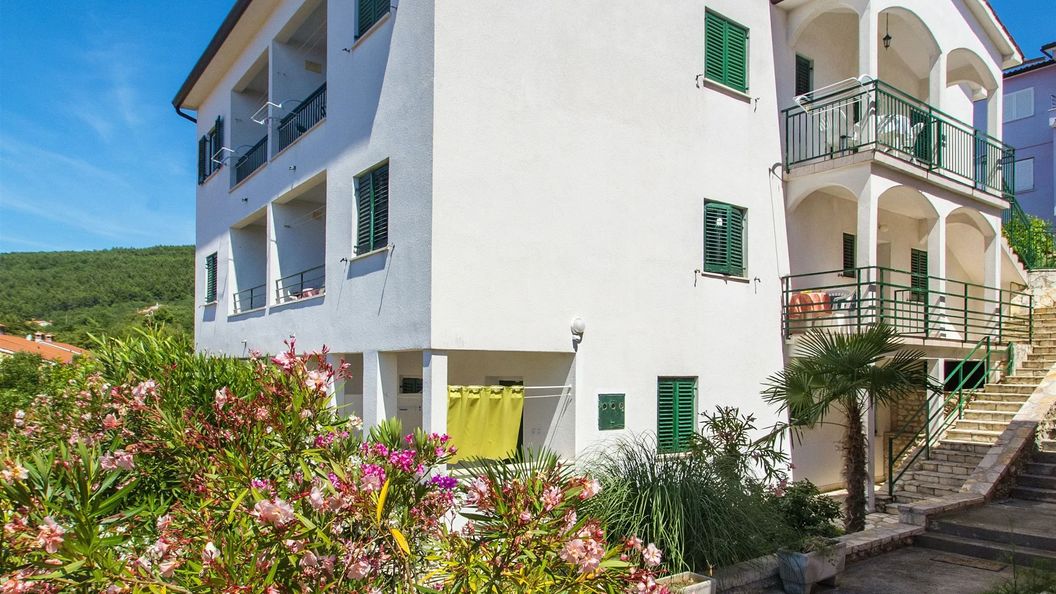 Apartments Iris Rabac (1)