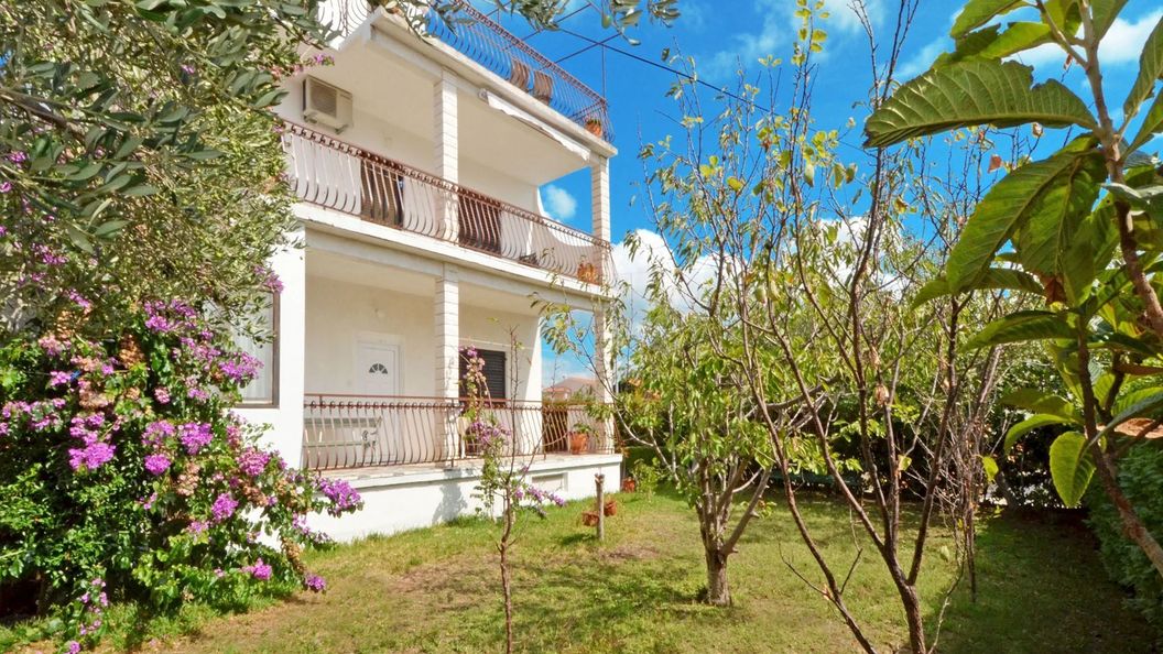 Apartments Petar Rogoznica (1)