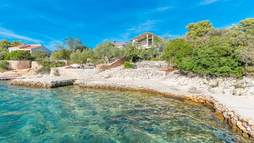 House Lady Anna Pasman (1)