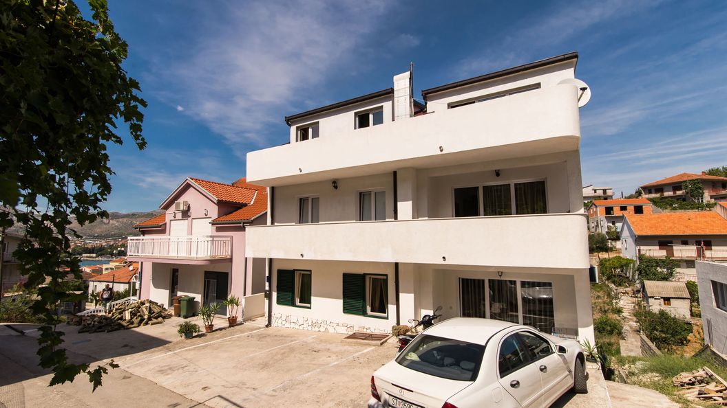 Apartments Slava Trogir (1)