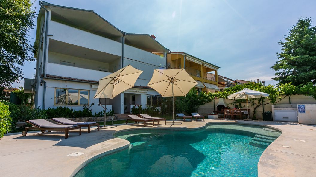 Apartments Pool Fazana (1)