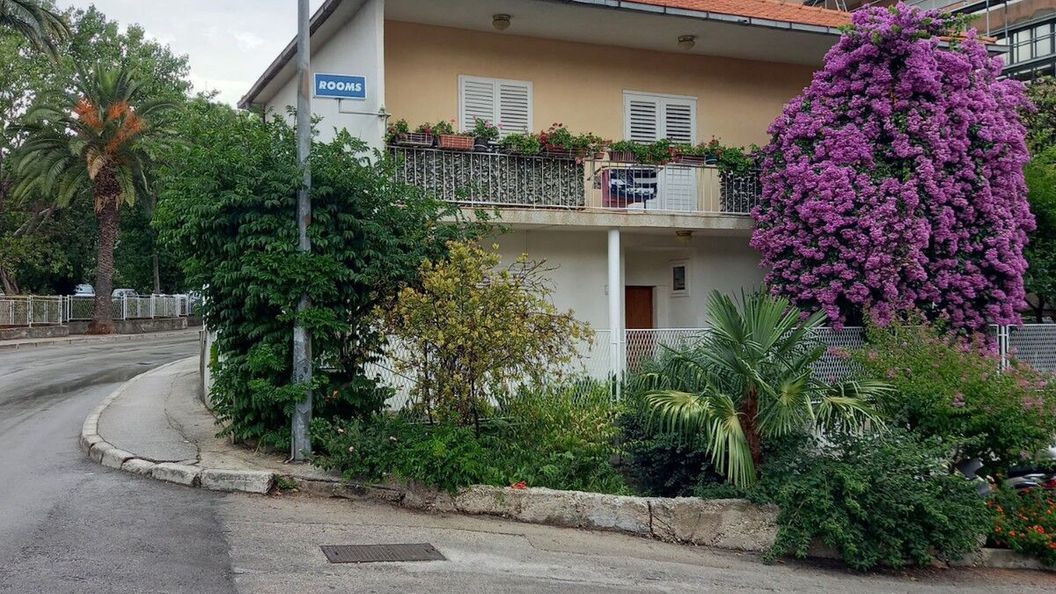 Rooms Mirjana Trogir (1)