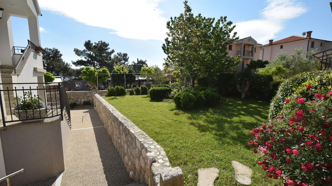 Apartmanok A Tenger Mellett Porat, Krk - 19348 Porat (1)