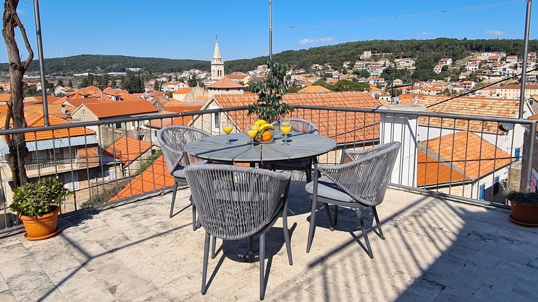 Apartment Turan Jelsa (1)