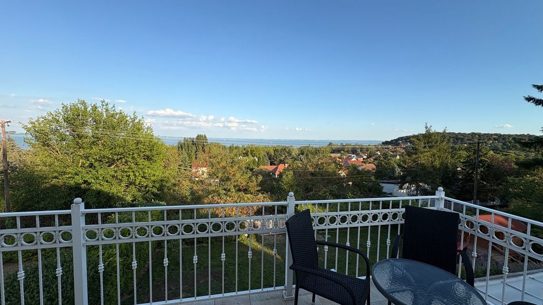 JOY Apartman Balatonalmádi (1)