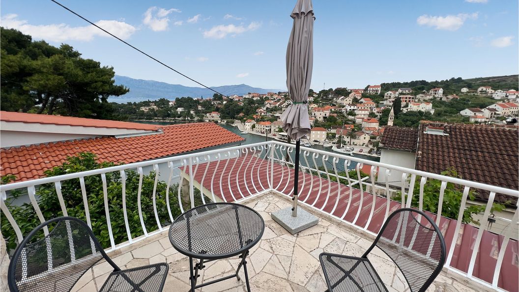 Vendégház Splitska - CDB746 (1)