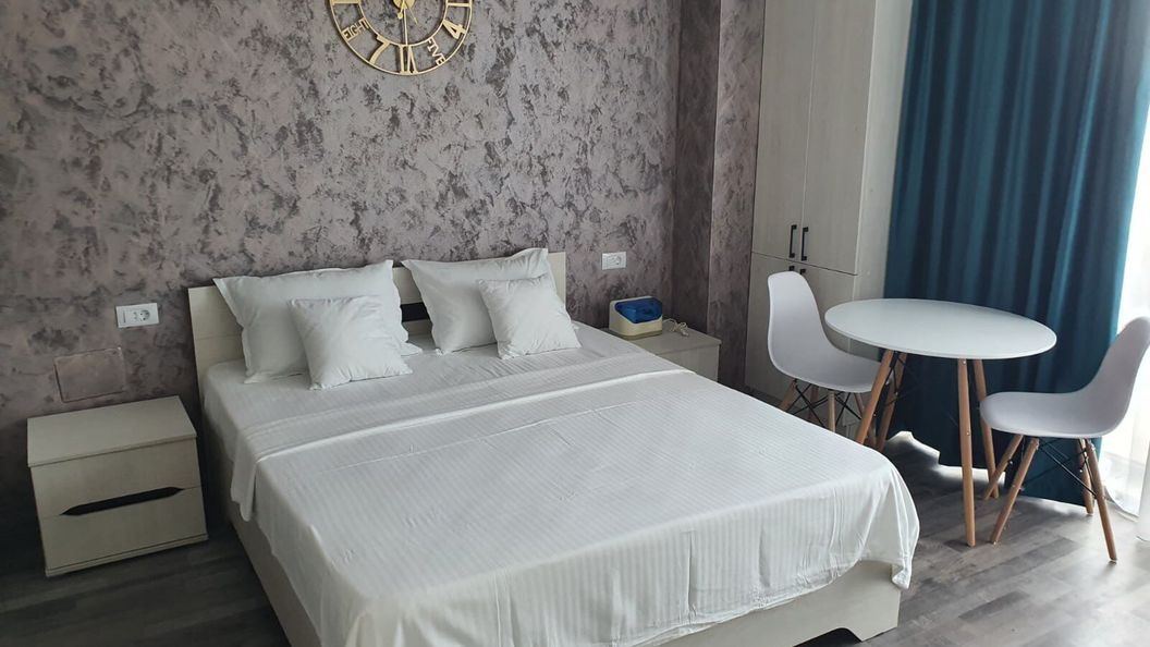 Studio Elena Năvodari (1)