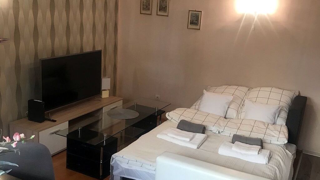 Romantic - Free Parking Apartman Szeged (1)