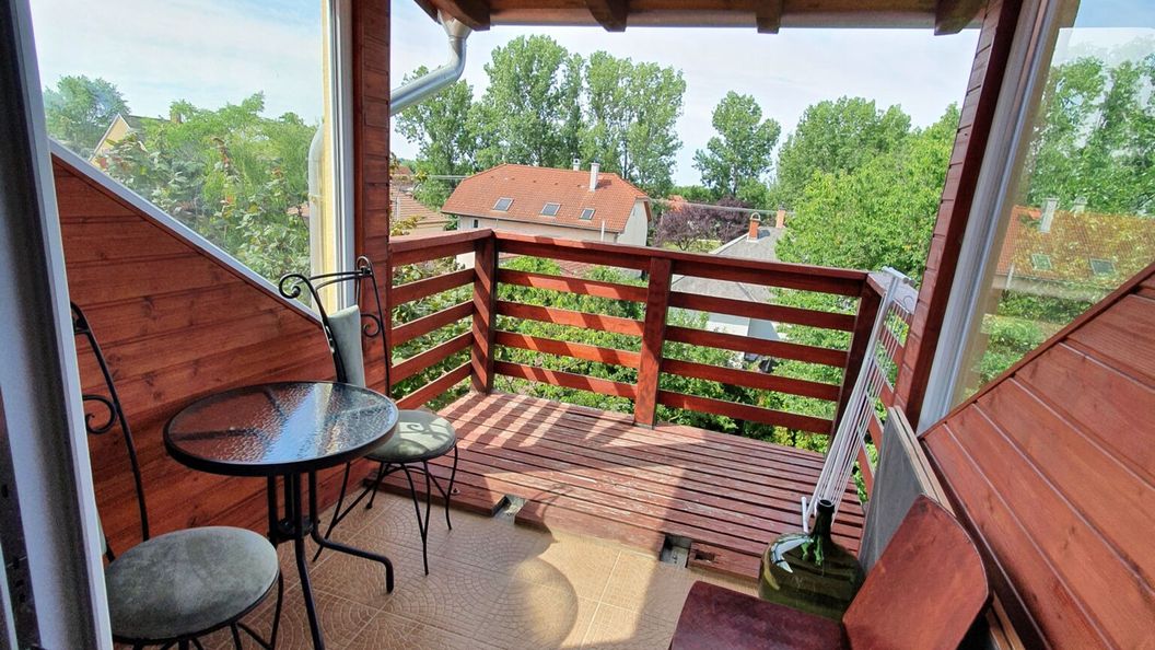 Sunshine Apartman Velence (1)