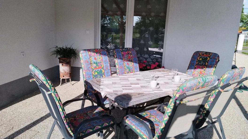 Zsolnai Apartman Bőny (1)