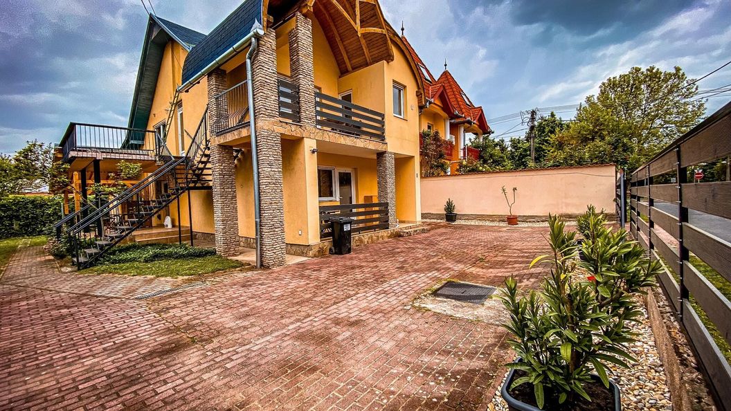 Aranypatak Apartmanház Hévíz (1)