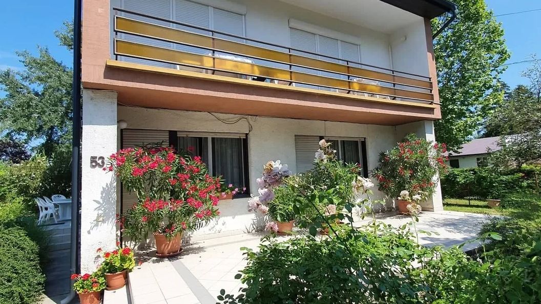 Pink Leander Apartman Siófok (1)