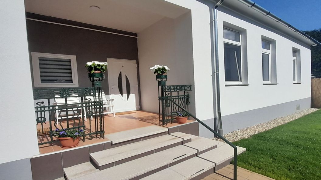 Déri Kert Apartmanház B*** Baja (1)