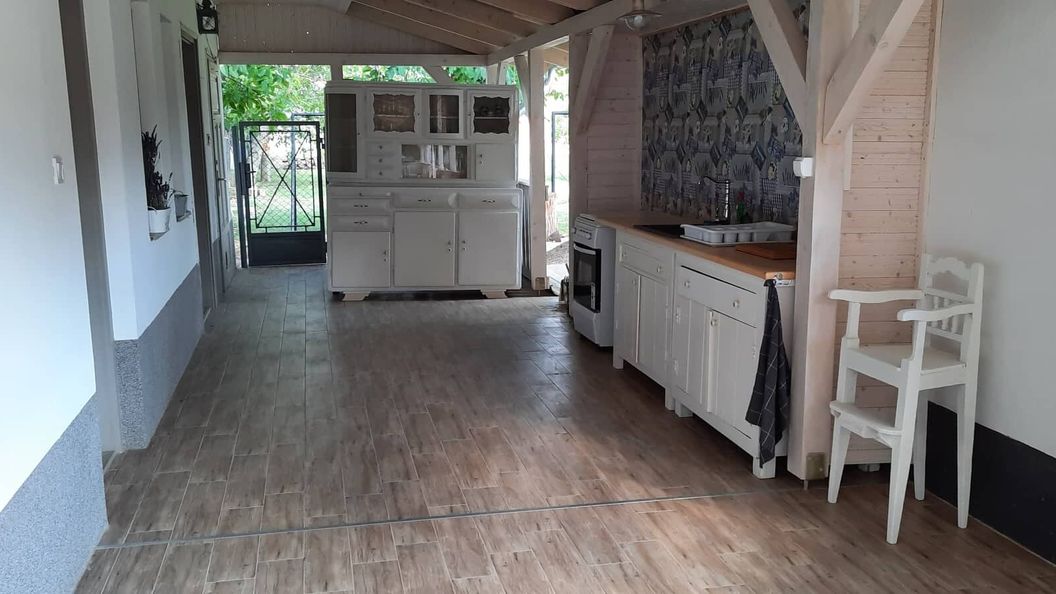 Nosztalgia Apartman Abádszalók (1)