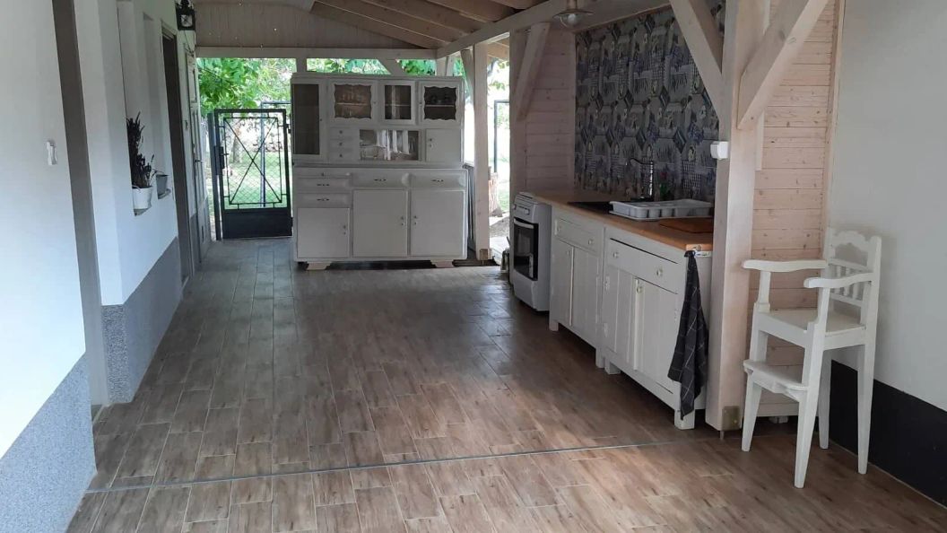 Nosztalgia Apartman Abádszalók (1)