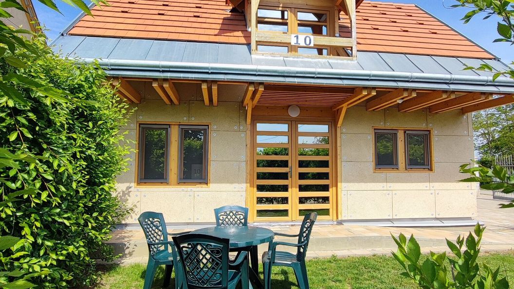 Luby Rózsaházak Nagyar (1)