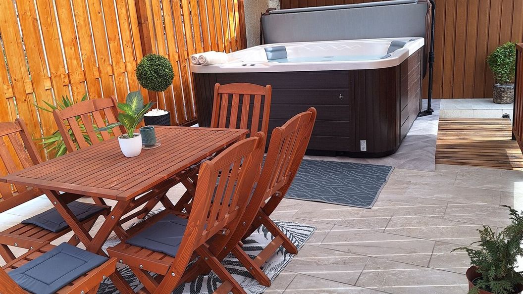 Várfal Apartman Eger (1)