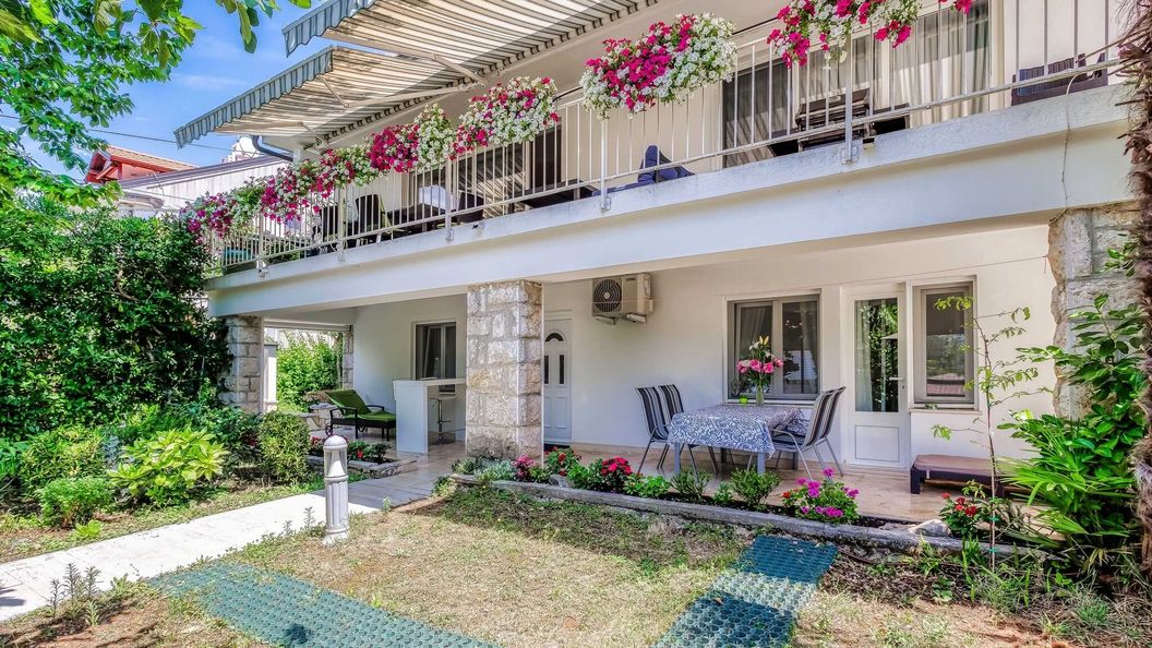 Apartman Moracea Njivice (1)