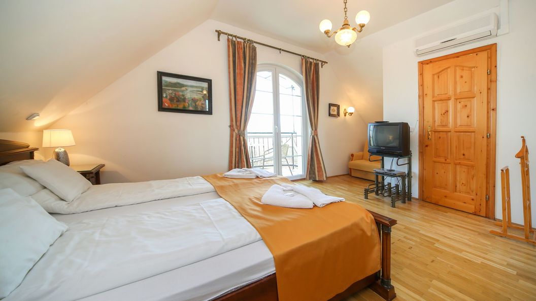 Villa Panoráma Eger (1)