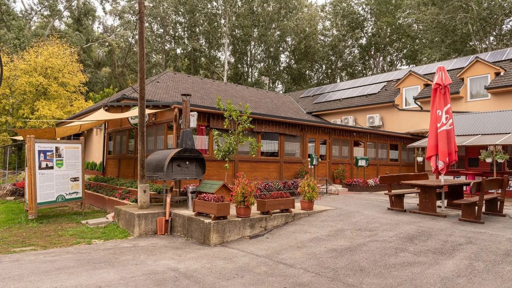 Tiszacsegei Halászcsárda és Panzió Tiszacsege (1)