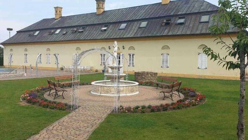 Majerovský kaštieľ Majerovce (1)