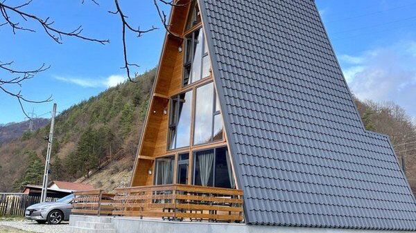 Hidden Cabin Brezoi (1)