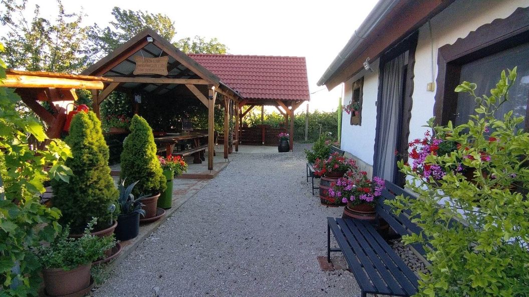 Éden Lak Vendégház Siklós (1)