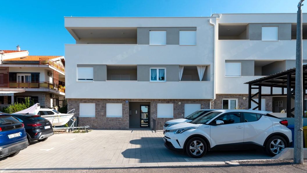 Apartment Mia Brodarica (1)