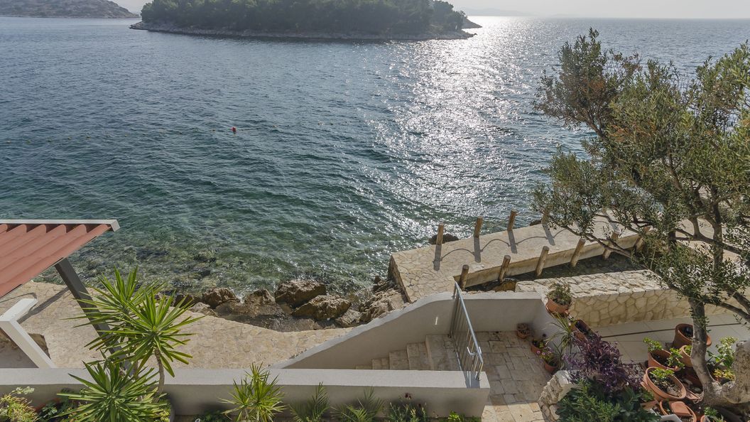 Apartment Slobodan by the sea Tribunj (1)